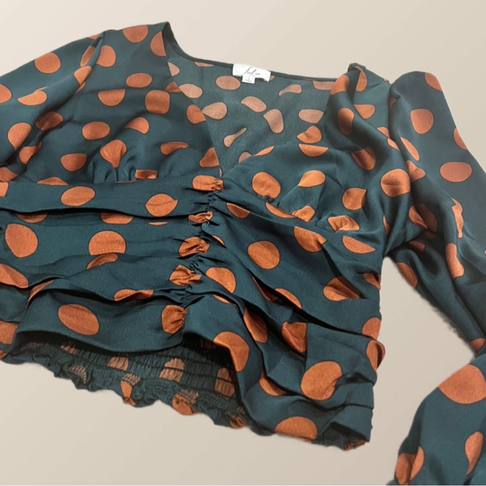 *NWOT*Cute forest green with copper polka dot blouse!